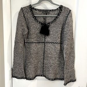 PrAna Poncho Style Sweater with Tassel Details and Blanket Stitching Sz S Gray